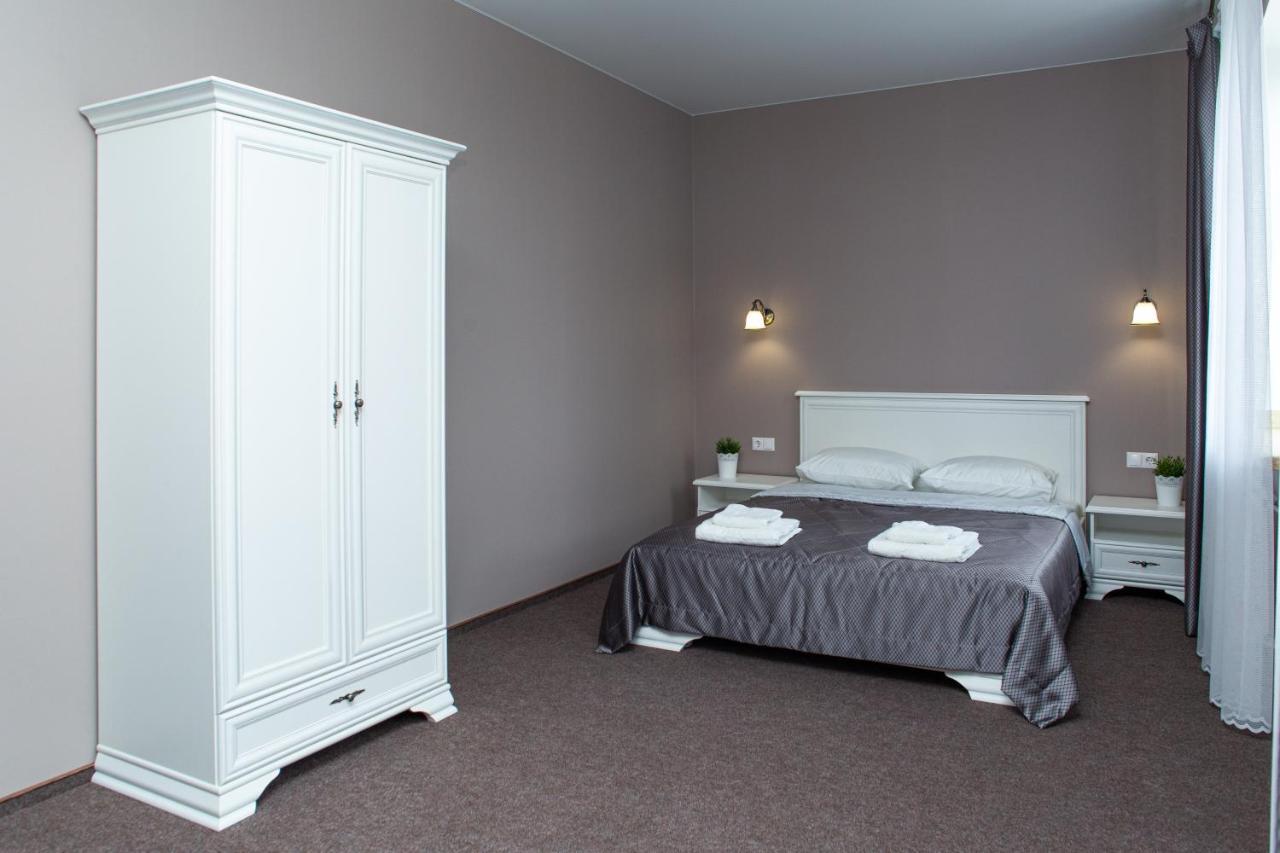 Belastok Hotel Nyasvizh Eksteriør billede
